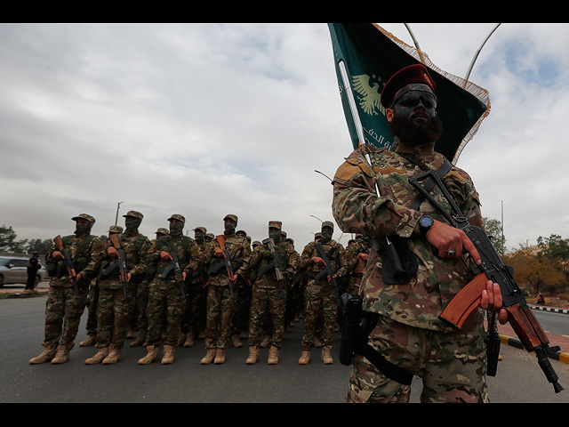 Сирия празднует первую годовщину свержения Башара Асада. Фоторепортаж