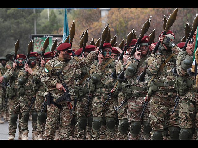 Сирия празднует первую годовщину свержения Башара Асада. Фоторепортаж