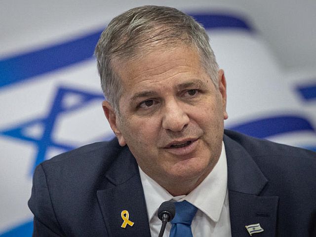 Министр просвещения запретил школам проводить встречи с активистами движения "Ахим ла-Нешек"