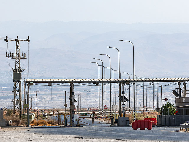 Пограничный переход "Алленби" вновь откроется для доставки грузов