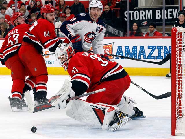 Достижение Сеннеке. Басси повторил рекорд. Результаты матчей НХЛ