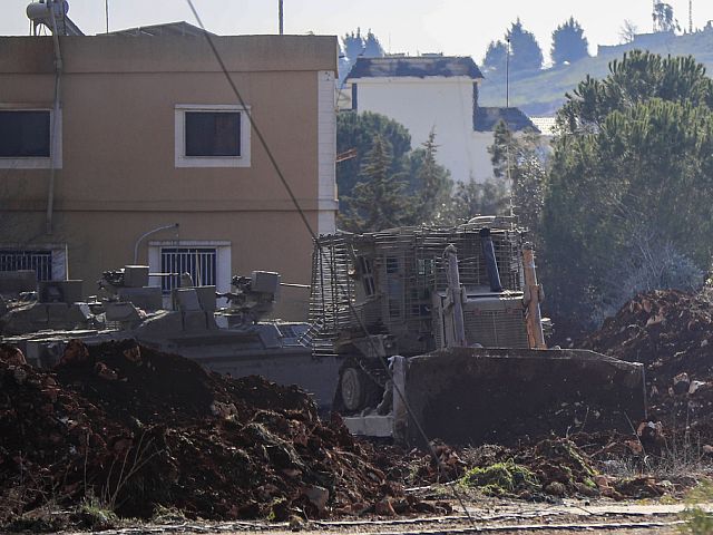 Источники: ЦАХАЛ взорвал два здания на юге Ливана