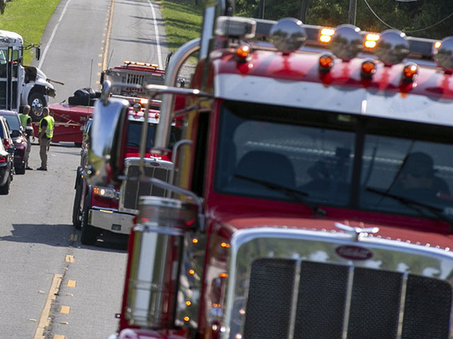 Во Флориде самолет "сел" на крышу автомобиля, среди пострадавших дети