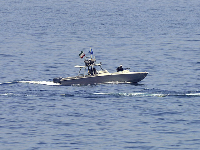 В Иране арестованы 18 членов экипажа танкера, задержанного в Оманском заливе