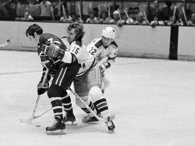 1972. Ванкувер Кэнакс - Нью Йорк Рейнджерс. Бобби Руссо номер 22