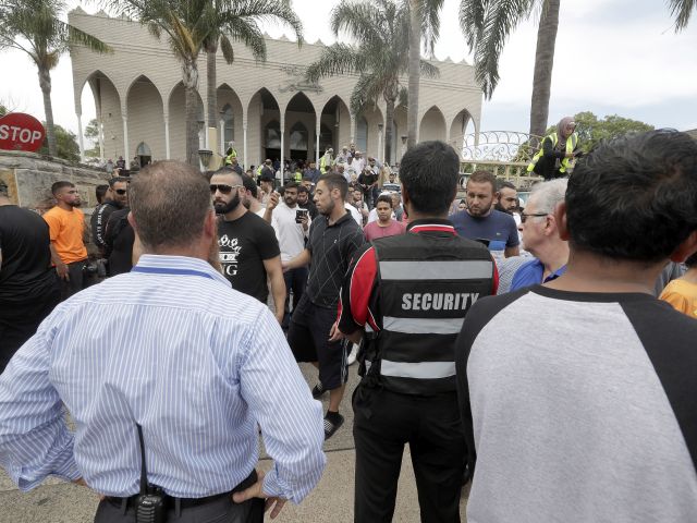 Австралийские имамы осудили стрельбу на пляже Сиднея, не упомянув евреев