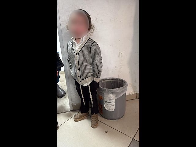 В районе Каландии найден трехлетний ребенок без родителей
