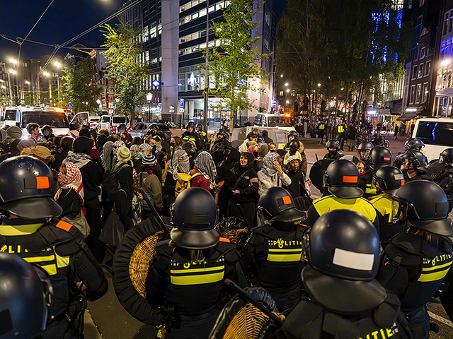 Пропалестинские манифестанты попытались сорвать ханукальное мероприятие в Амстердаме