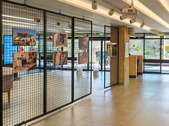 В университете Бар-Илан проходит фотовыставка Александра Ханина "Короткая память. Длинная память"