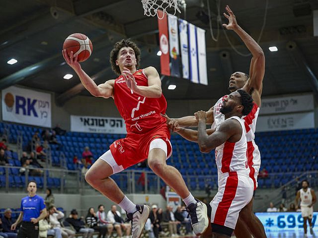  "Апоэль" (Иерусалим) победил "Апоэль" (Беэр-Шева/Димона) – 90:75.