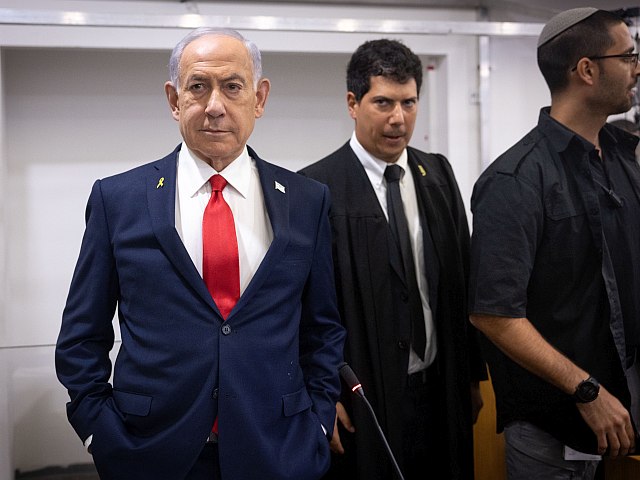 Суд отклонил просьбу прокуратуры не вызывать свидетелей защиты по "делу 4000"