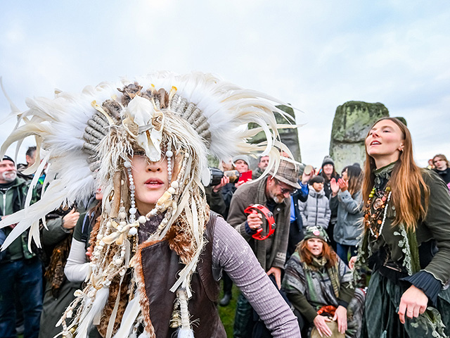 Языческий праздник у древнего Стоунхенджа. Фоторепортаж о дне зимнего солнцестояния