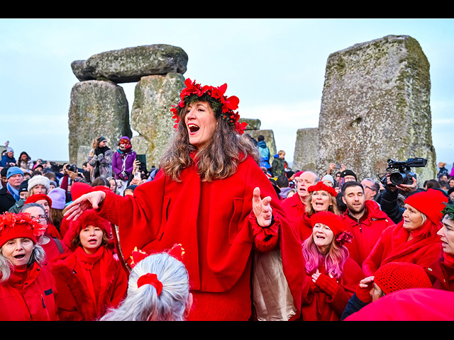 Языческий праздник у древнего Стоунхенджа. Фоторепортаж о дне зимнего солнцестояния