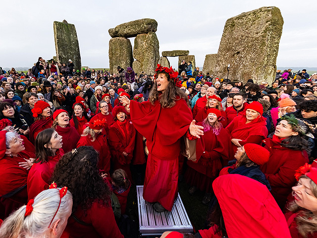Языческий праздник у древнего Стоунхенджа. Фоторепортаж о дне зимнего солнцестояния