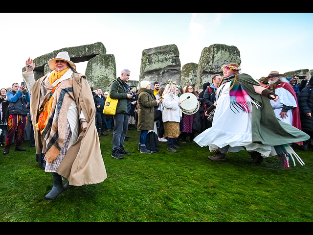 Языческий праздник у древнего Стоунхенджа. Фоторепортаж о дне зимнего солнцестояния