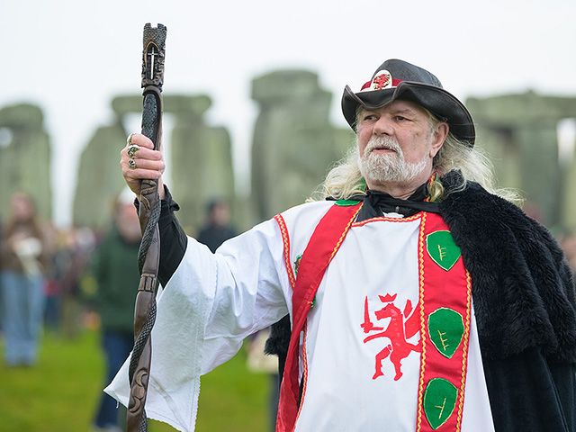 Языческий праздник у древнего Стоунхенджа. Фоторепортаж о дне зимнего солнцестояния