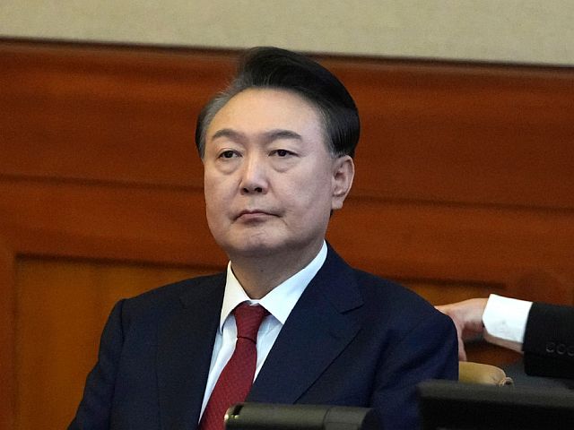 В Южной Корее спецпрокурор потребовал 10 лет тюрьмы для экс-президента Юн Сок Ёля