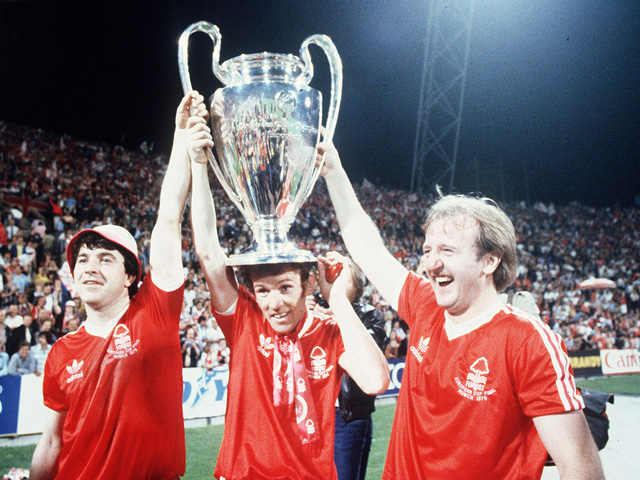 Джон Робертсон слева