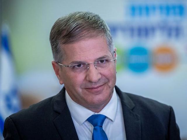 Полиция начала проверку в отношении министра просвещения Киша и его приближенных