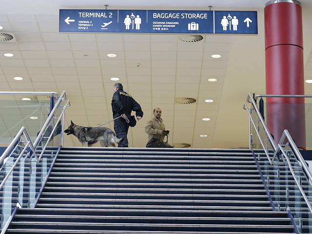 Две израильские туристки задержаны в аэропорту Праги с 96 кг ката