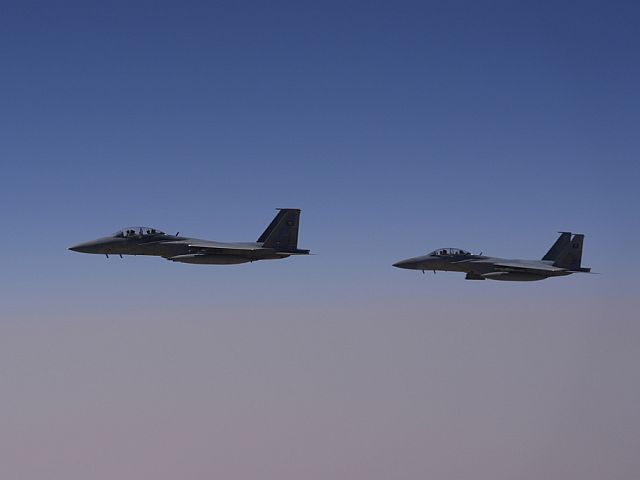 Саудовская коалиция объявила о начале военной операции в Йемене: нанесен удар по порту