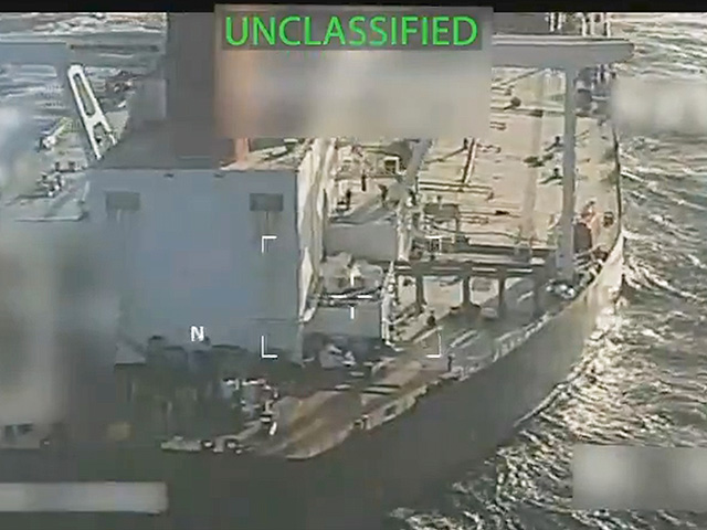 NYT: танкер, преследуемый береговой охраной США, использует российский флаг, чтобы избежать захвата