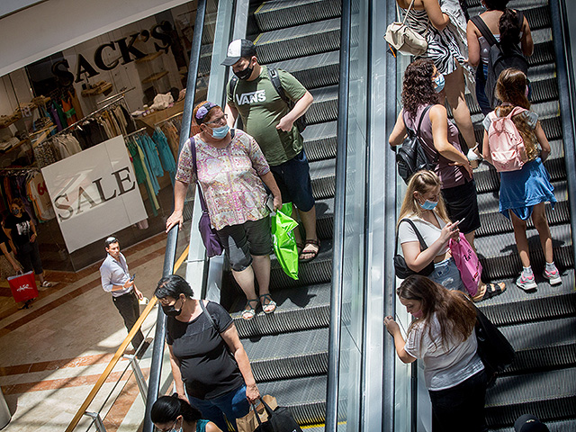 В связи с эпидемией гриппа минздрав рекомендует надевать маски в закрытых помещениях