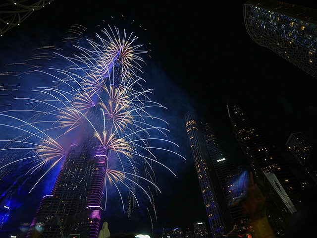 Фейерверк на Бурдж-Халифе, Дубай, ОАЭ