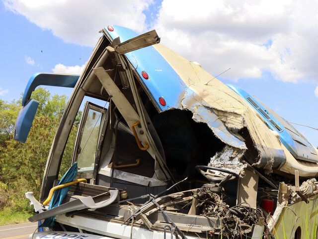 В Бразилии автобус столкнулся с грузовиком, множество погибших
