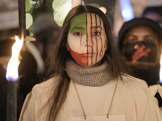 II: в ходе протестов в Иране не менее семи погибших, более 40 с огнестрельными ранениями