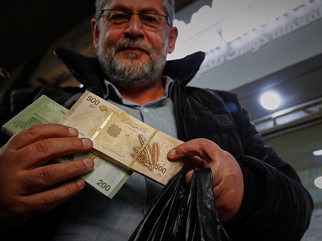 В Сирии начался обмен денег на купюры нового образца