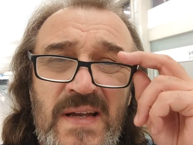 Белорусского барда Александра Баля не пустили в Израиль
