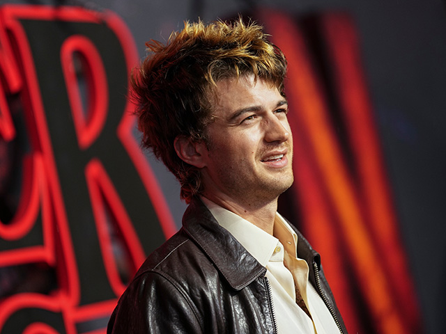 Звезда "Очень странных дел" вытеснил Тейлор Свифт с первого места в рейтинге Spotify