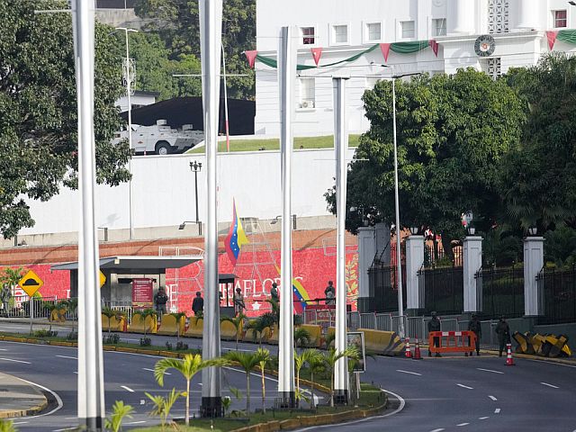 Стрельба около президентского дворца в Каракасе. Подробности