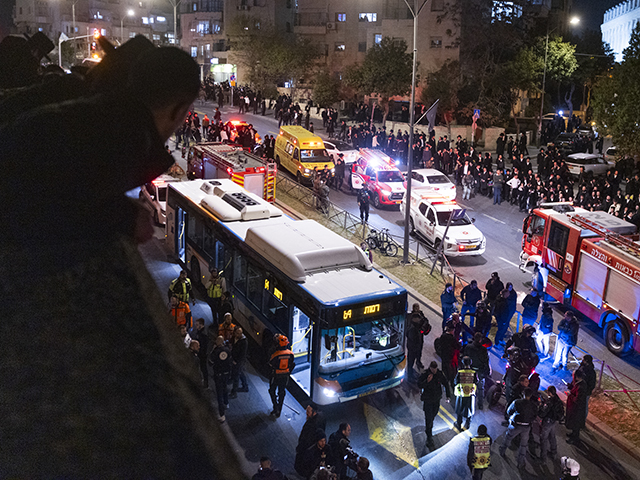 В Иерусалиме автобус врезался в толпу демонстрантов: один человек погиб, несколько получили травмы