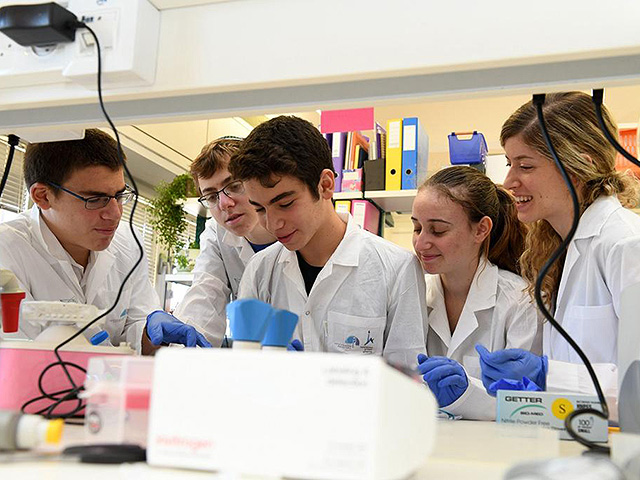 До конца регистрации на программы минпроса для одаренных подростков остались считанные дни