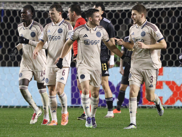 Чемпионат Нидерландов. Оскар Глух забил. "Аякс" победил