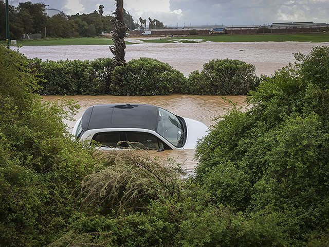 Последствия зимнего шторма в Израиле и Газе. Фоторепортаж
