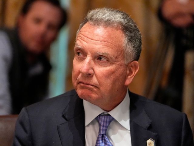 Axios: представитель Трампа провел тайную встречу с наследником иранского престола