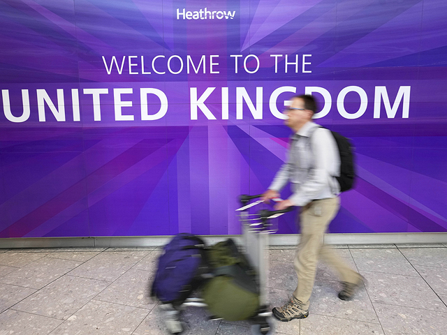 МИД Великобритании рекомендовал туристам воздержаться от поездок в Израиль