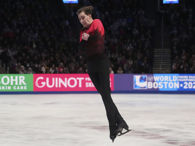 В соревнованиях мужчин после короткой программы лидирует Ника Егадзе