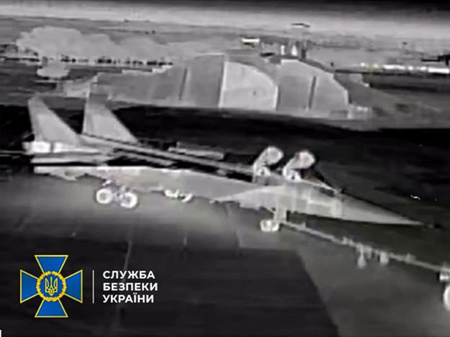 СБУ заявила о поражении МиГ-31 и другой техники на военном аэродроме в Крыму