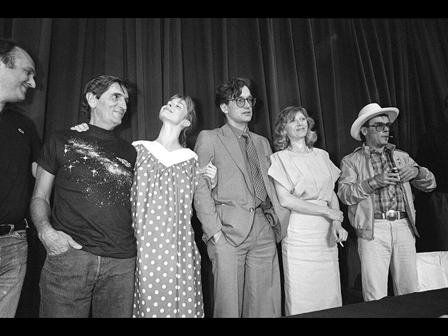 Слева направо: Гарри Дин Стэнтон, Настасья Кински, режиссёр Вим Вендерс, Аврора Клеман и Дин Стоквелл, известные по фильму «Париж, Техас». 37-й кинофестиваль в Каннах, 1984 год