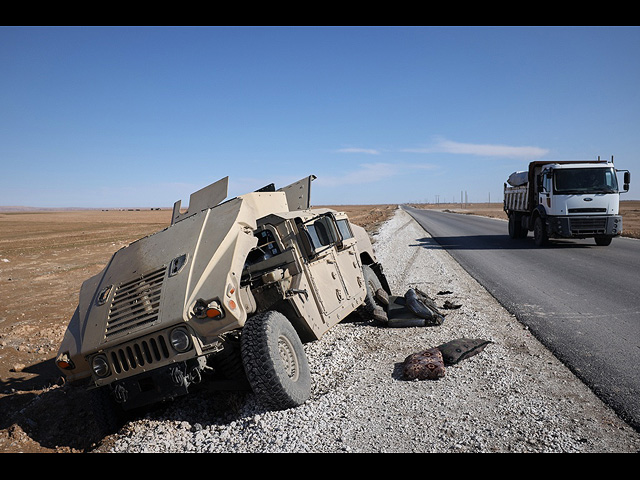Бронеавтомобиль Humvee, брошенный отступающими "Сирийскими демократическими силами"