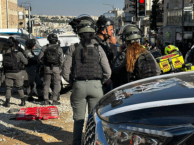 ЦАХАЛ осудил израильтян, забросавших камнями автобус с солдатами