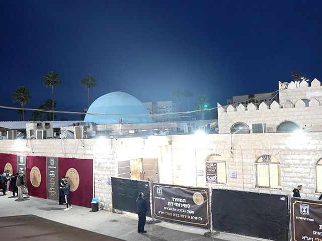 Тысячи паломников собрались в Нетивоте на "ночь Бабы Сали"