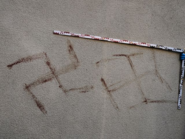 Задержаны вандалы, нарисовавшие свастики в нью-йоркском районе Боро-парк