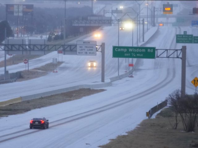 Зимняя буря "Ферн" в США: снег, гололед, сообщается о первых жертвах