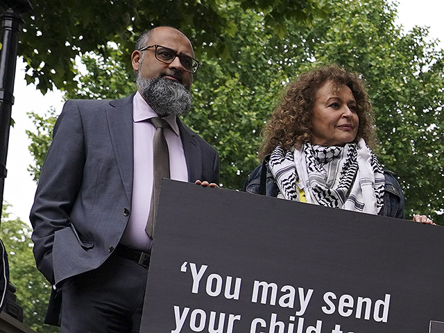 Икбаль Мохаммед на пропалестинском митинге в Лондоне