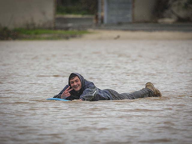 В среду ожидаются наводнения, заходить в русла рек и ручьев запрещено